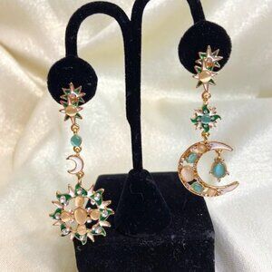 💖New Adorable Sun and the Stars Earrings. Add a touch of fun!